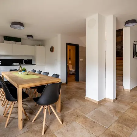 Mountain Pearl Golte Apartment *